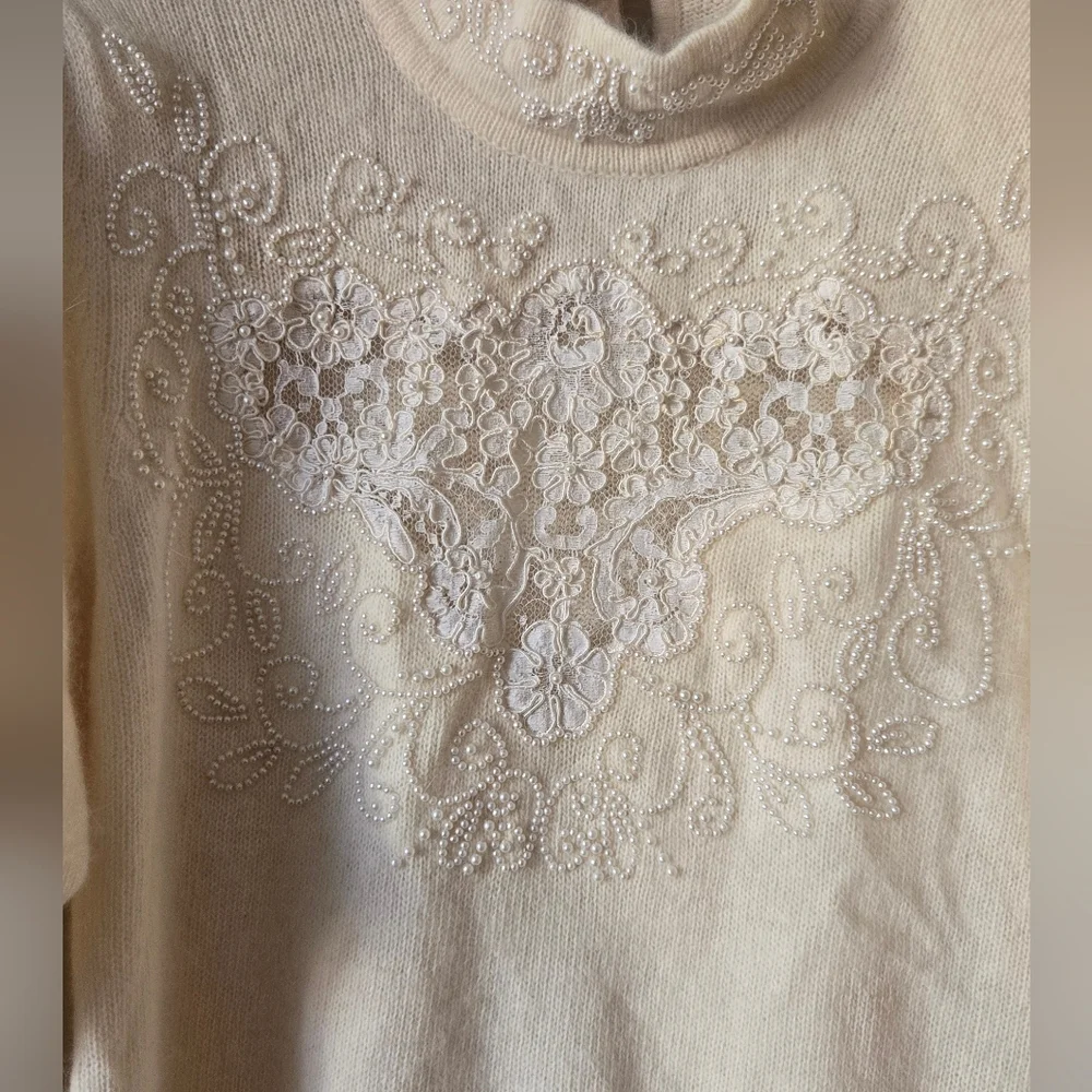 Vintage S.S.G.Catherine Lover Long Sweater Cream with Embroidered Details SizeM